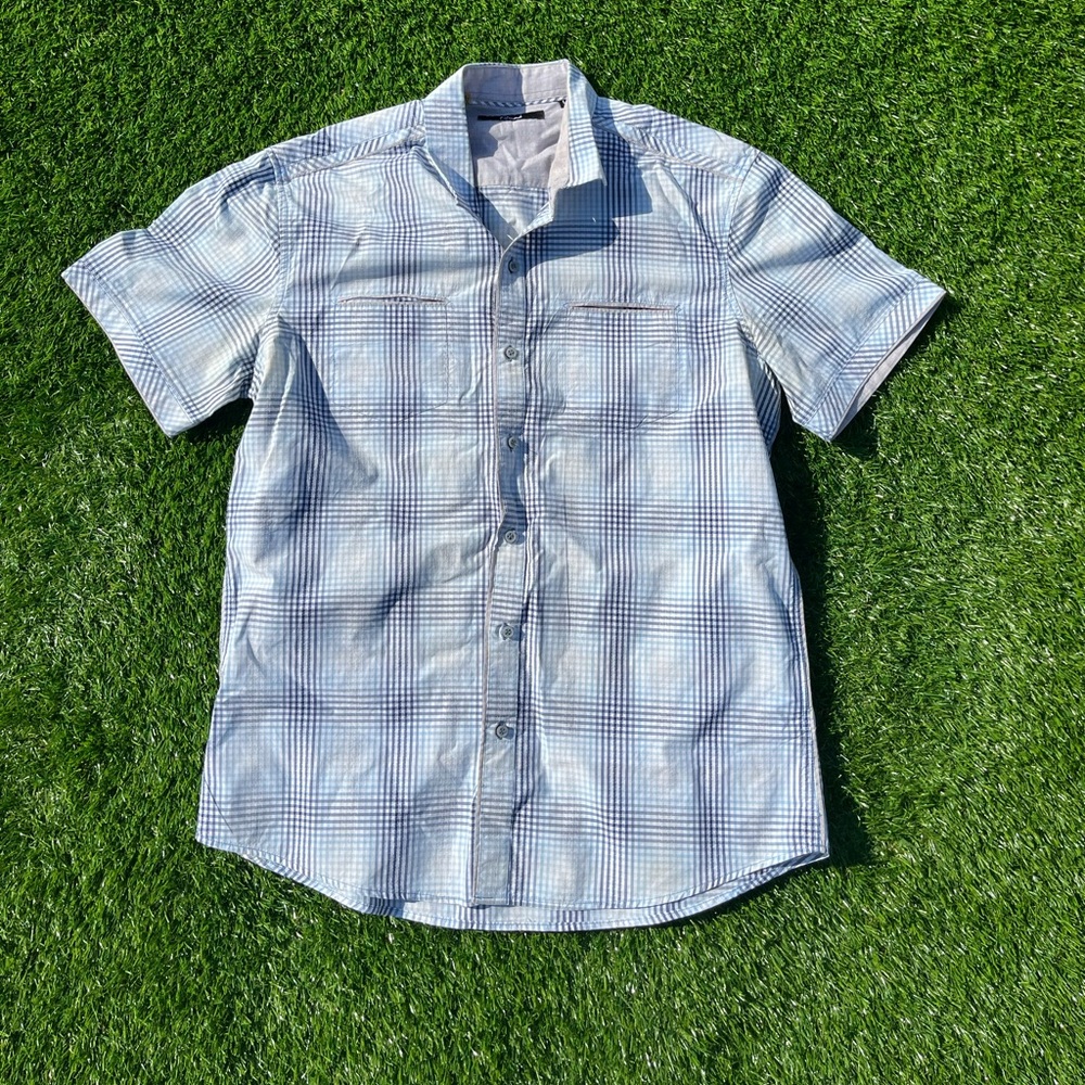 Travis Matthew button up shirt
